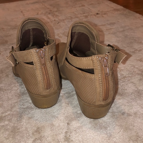 Booties - Picture 4 of 5